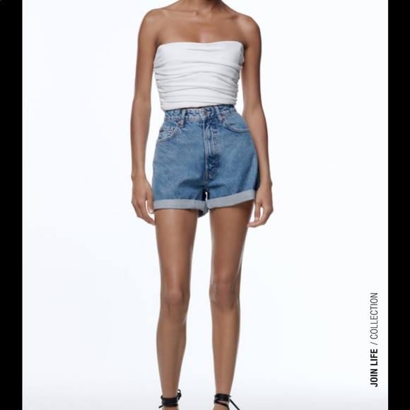 Zara Mom Fit Denim Shorts. Size 4. High-rise, Loose Fit. Light-Medium wash. - Picture 4 of 7